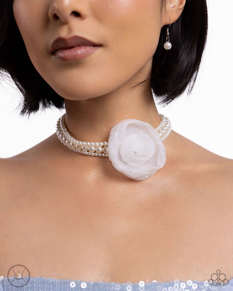 RADIANT ROSETTE WHITE CHOCKER