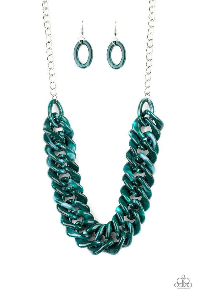 COMIN' IN HAUTE GREEN NECKLACE