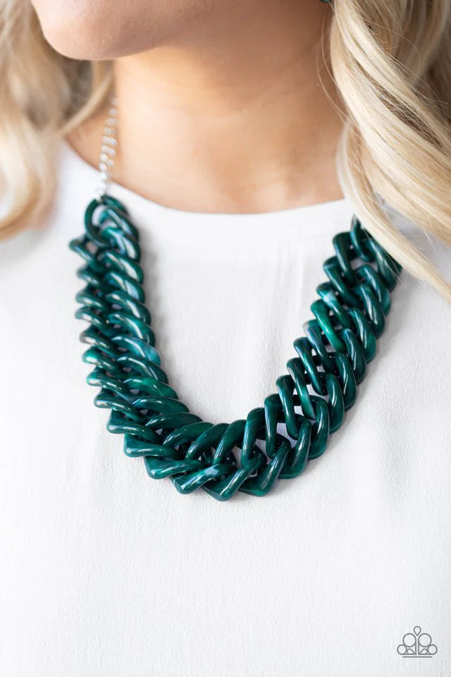 COMIN' IN HAUTE GREEN NECKLACE