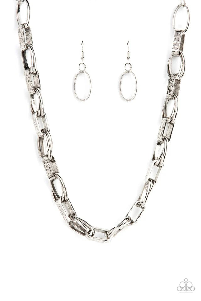 MOTLEY IN MOTION SILVER NECKLACE