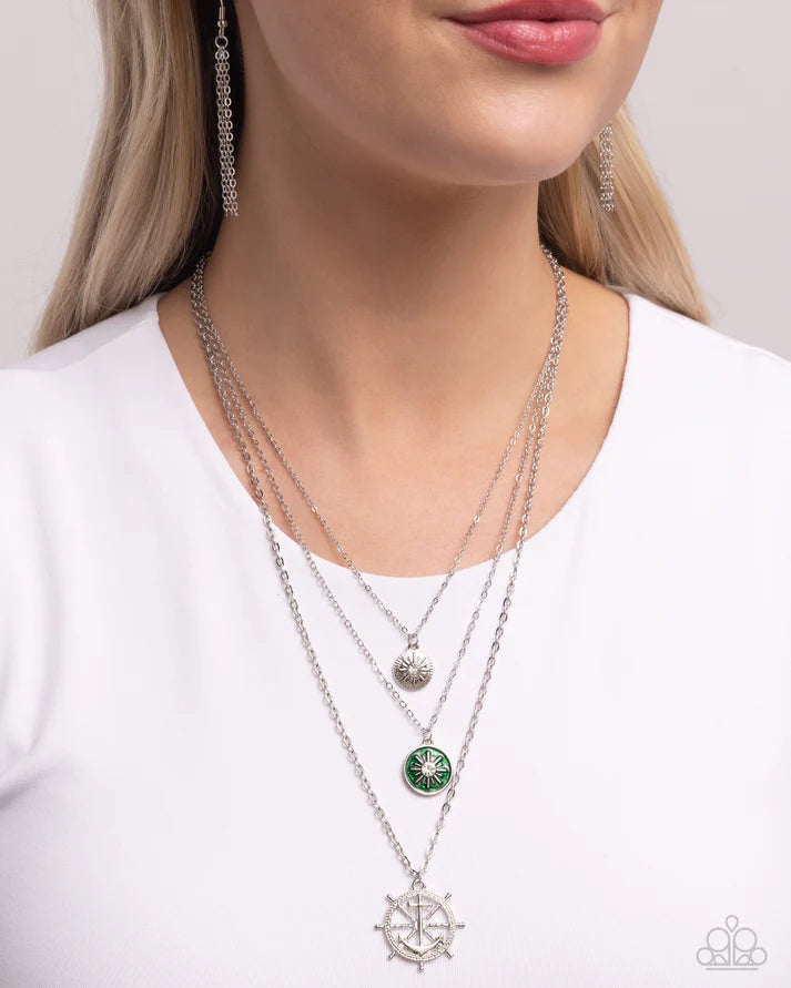 ANCHOR ARRANGEMENT GREEN NECKLACE