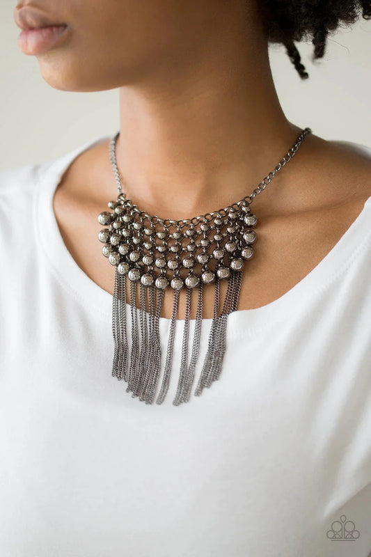 DIVA-DE AND RULE NECKLACE